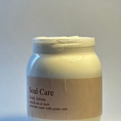 مرطب الجسم لتفتيح الجسم وترطيبه حجم ٥٠٠ مل